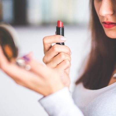 Acne-Prone Skin? 5 Makeup Tips to Follow