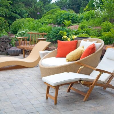 A guide for choosing furniture for outdoor space