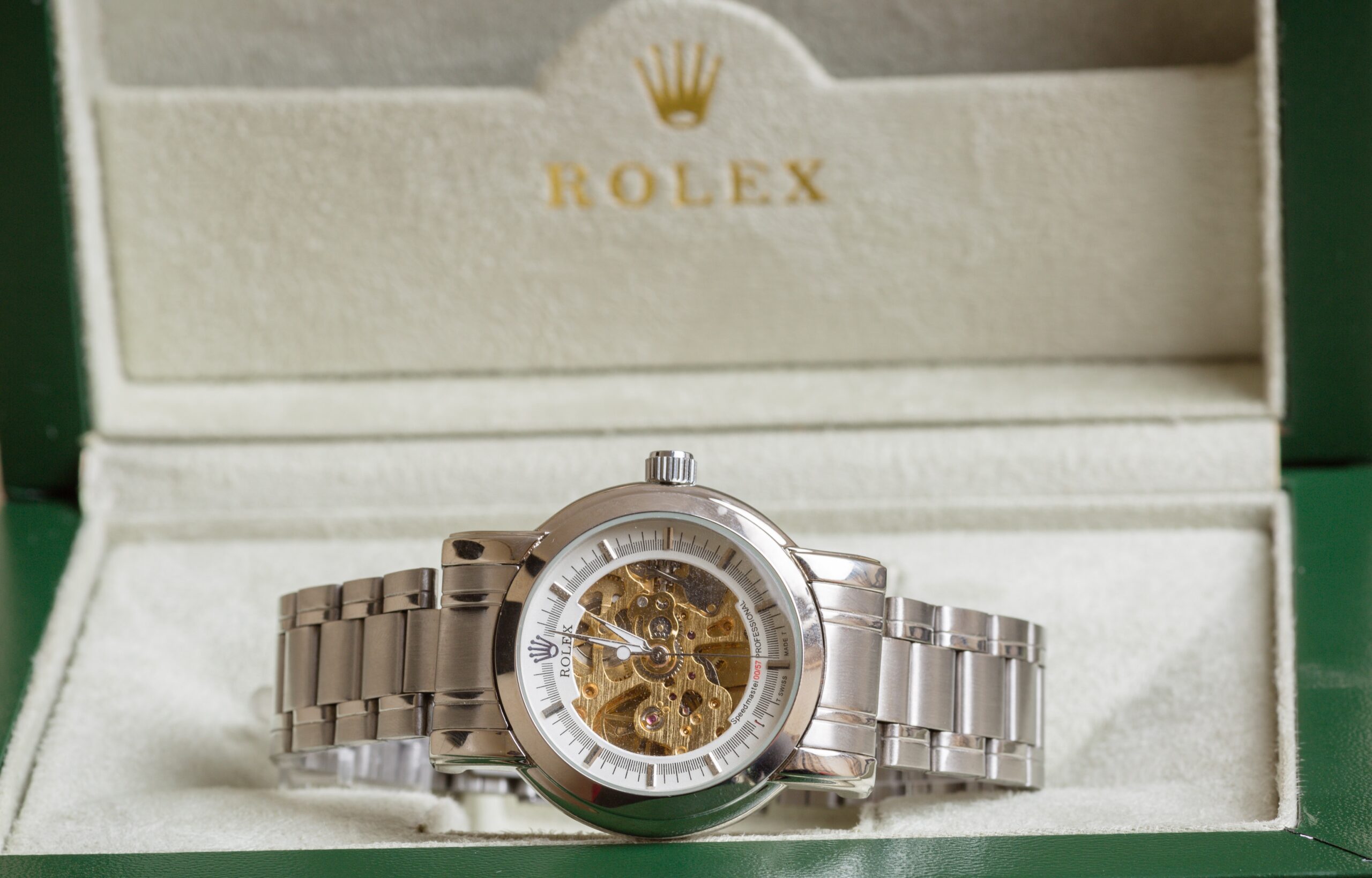 Women’s Rolex Watches: How to Determine the Right Wrist Band Size